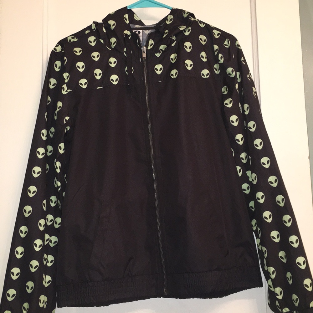 Alien windbreaker